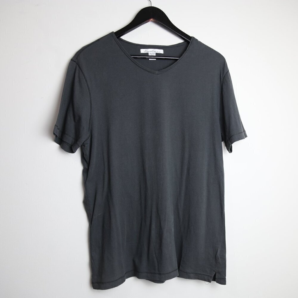 Kenneth Cole New York Men's V-neck Short Sleeve Black Shirt Size Medium